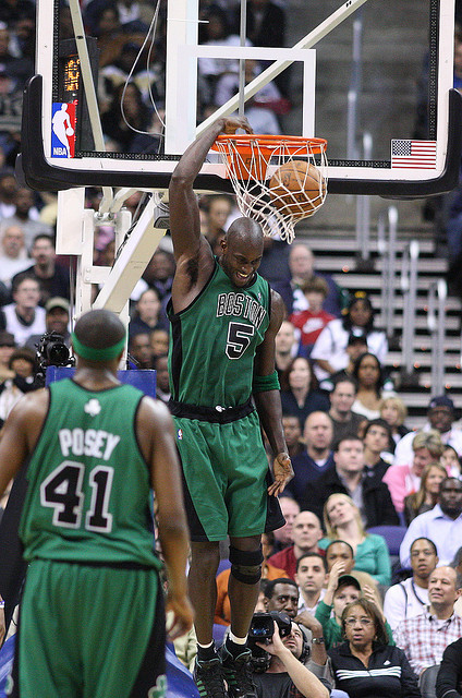 6_garnett_dunk_ms.jpg